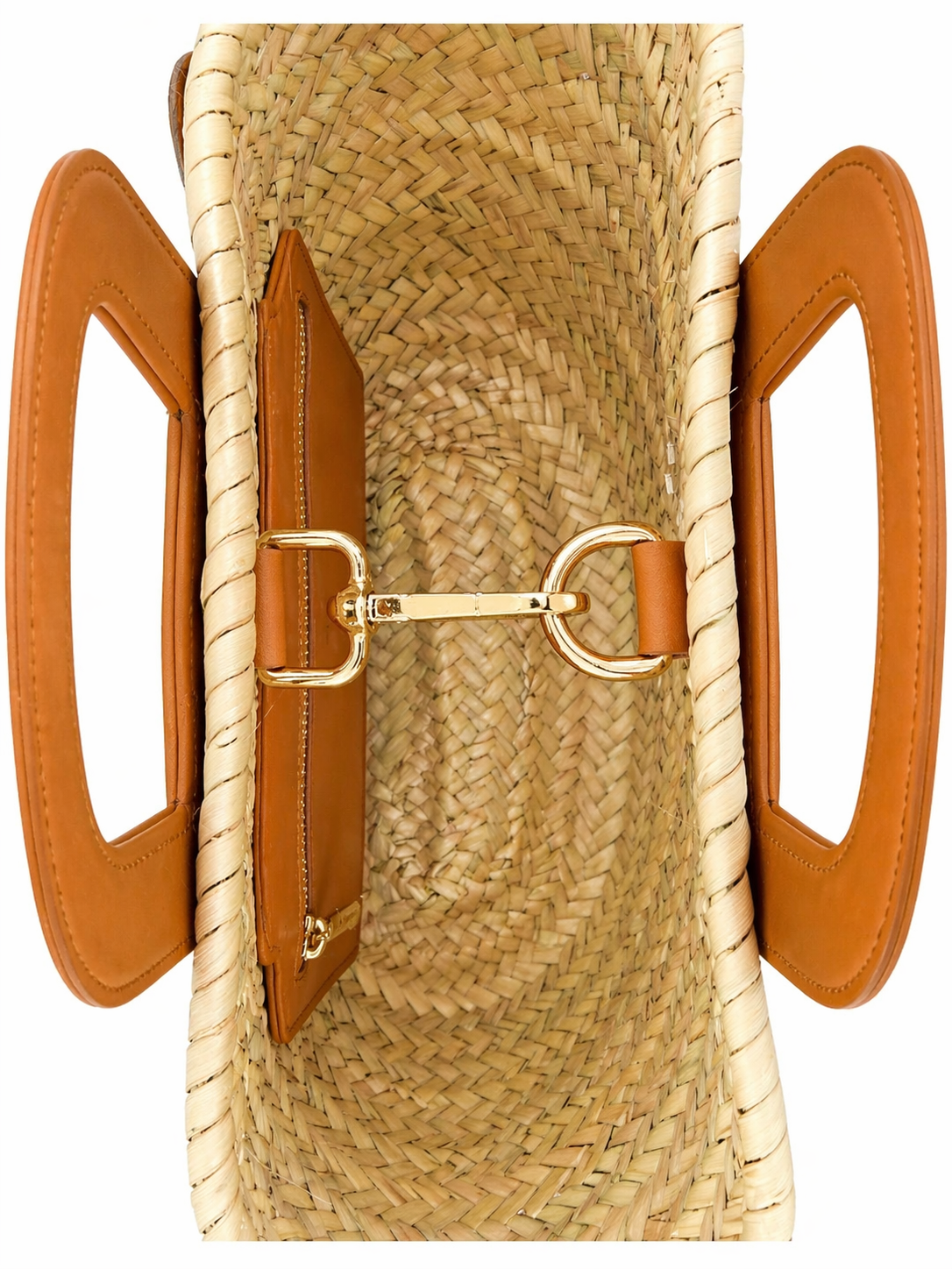 Panier Amazone camel en paille naturelle Laure Montigny, anse cuir étrier de selle, fait main au Maroc, porté épaule